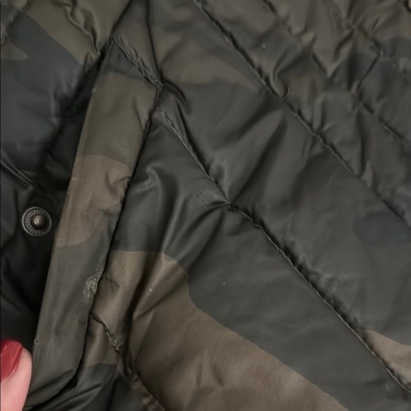 Abercrombie Women's Camouflage Puffer Jacket - small - Picture 4 of 5